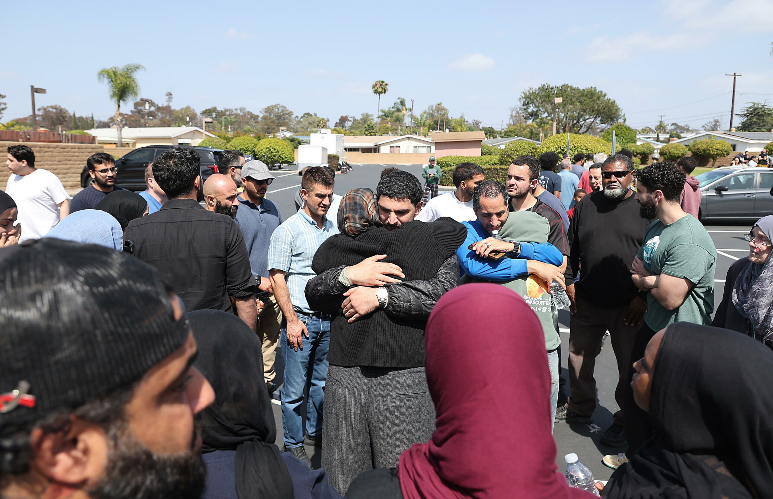 USA, sparatoria in una moschea di San Diego: 5 morti, tra cui due sospetti adolescenti