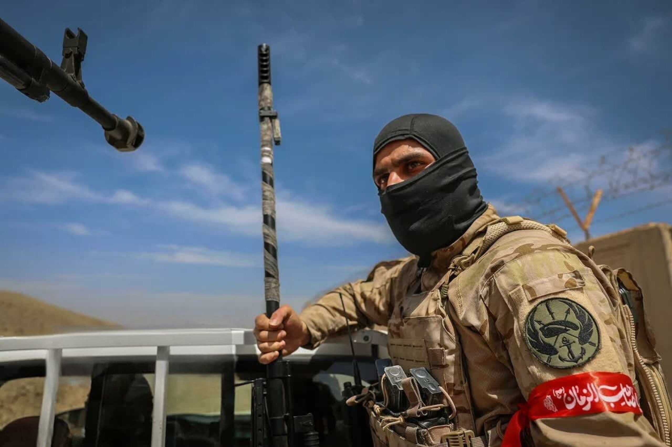 Iran minaccia di colpire fuori dal Medio Oriente se USA riprendono attacchi, mentre crea “zona marittima controllata” nello Stretto di Hormuz