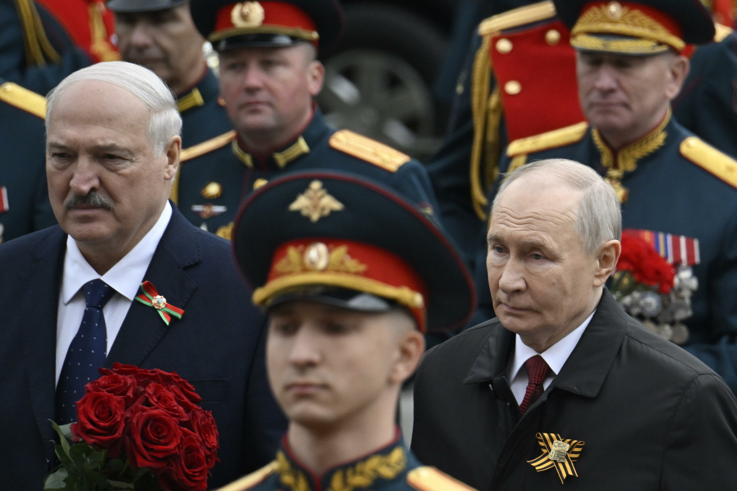 Lukashenko: “Bielorussia non si lascerà trascinare nella guerra in Ucraina, ma si difenderà con Mosca”