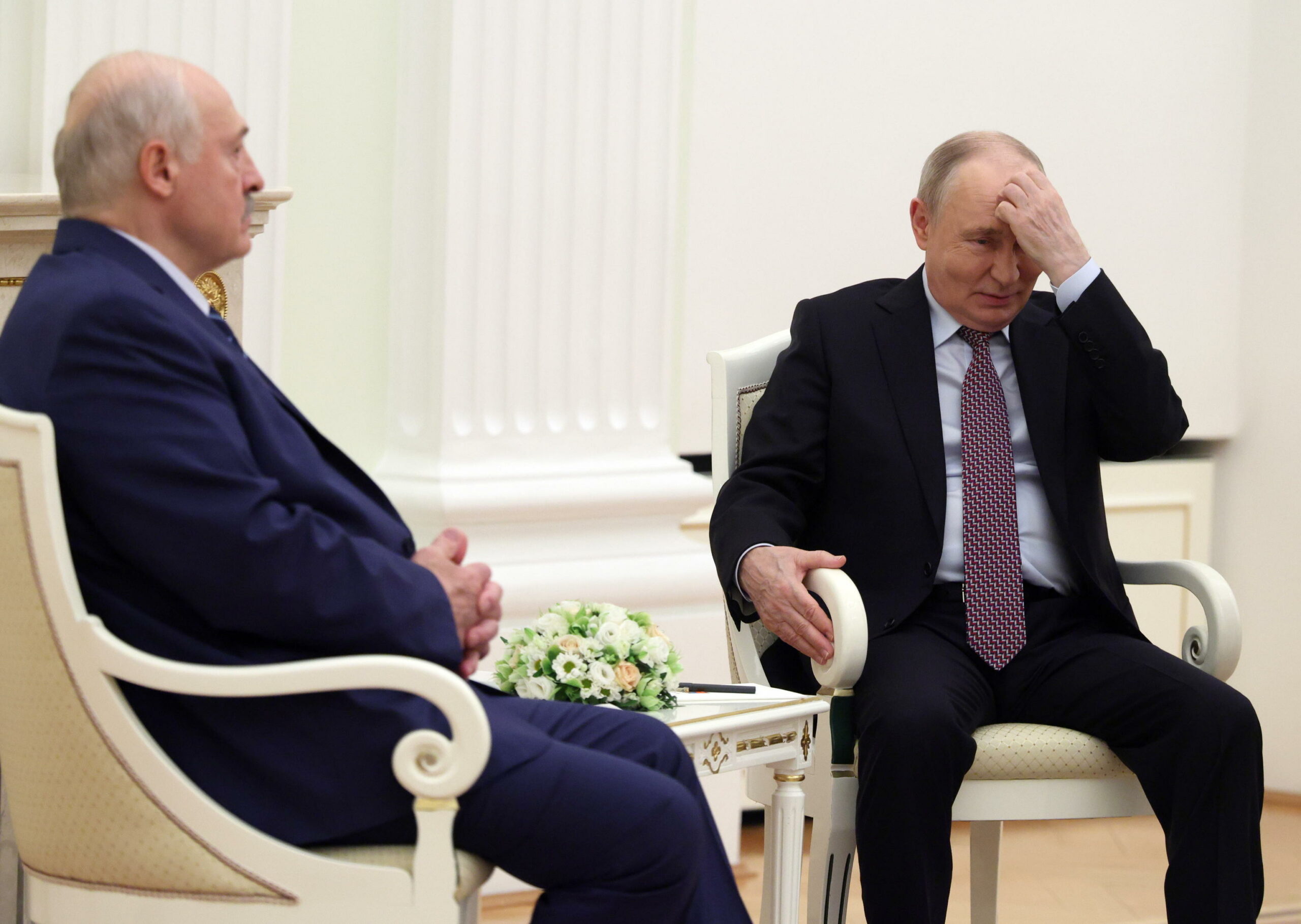 Lukashenko posiziona forze speciali lungo confine con Ucraina, Lettonia spara colpi di avvertimento contro migranti provenienti da Bielorussia