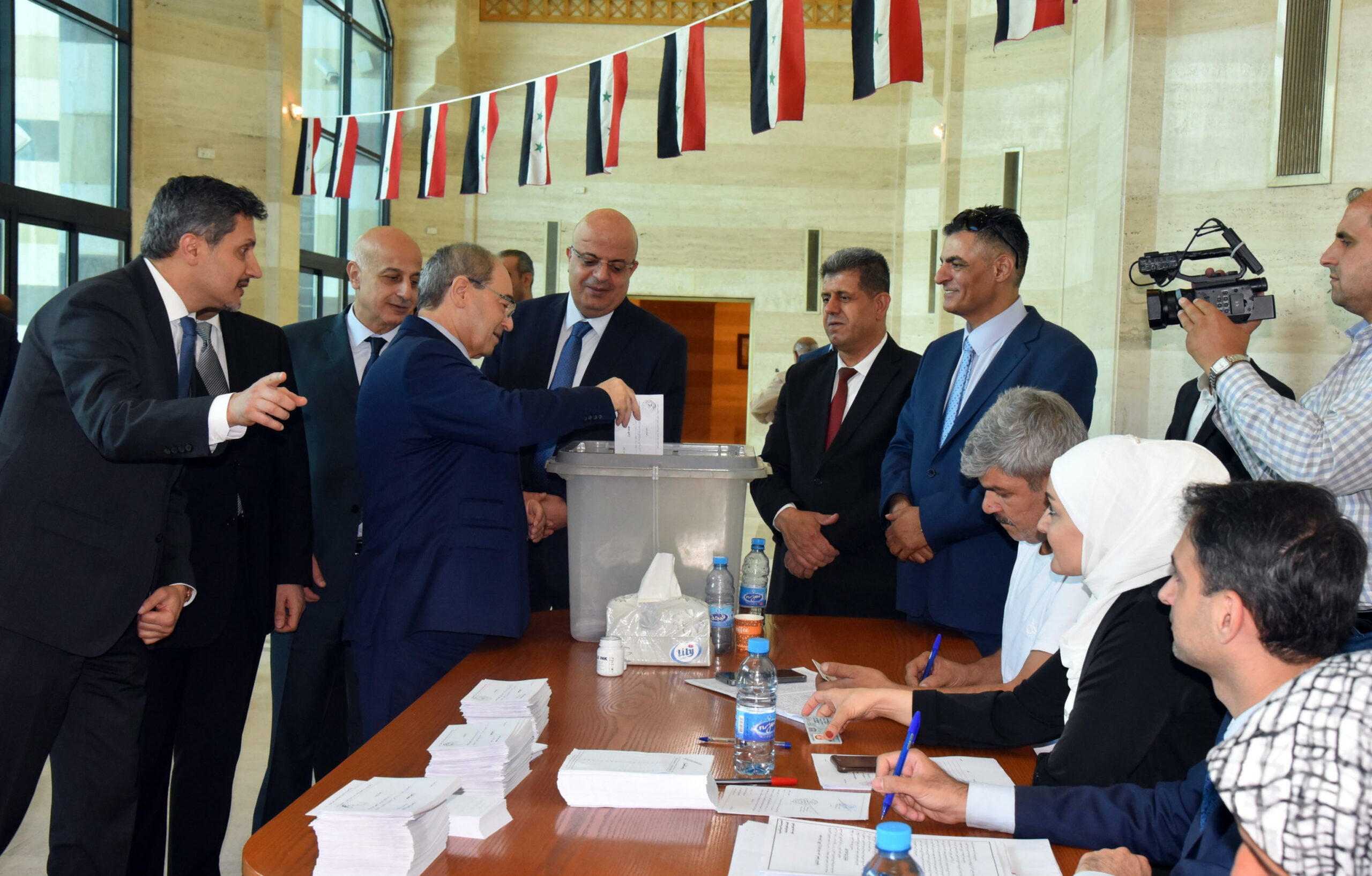 Siria tiene elezioni in territori precedentemente controllati dai curdi
