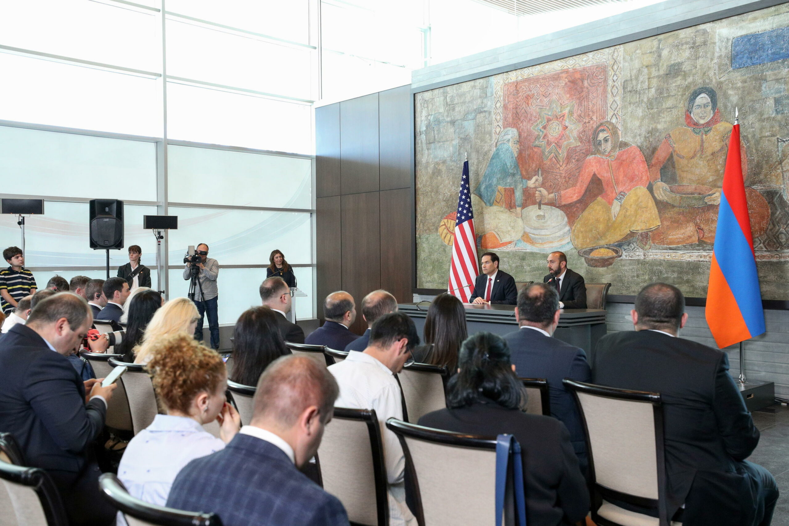 Armenia e USA firmano storico accordo di partenariato strategico