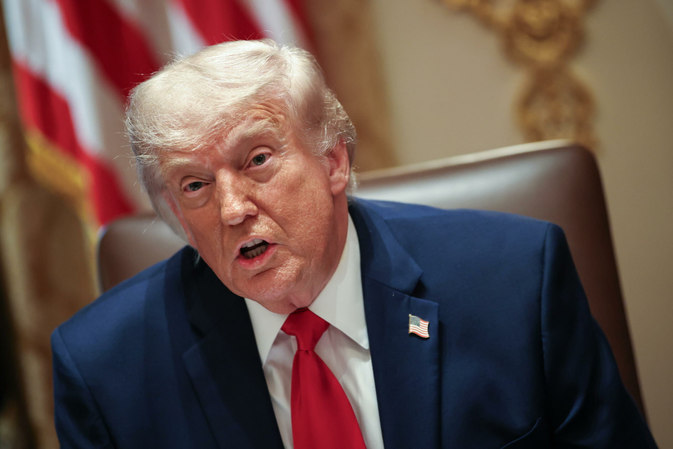 ￼Trump minaccia azione militare contro Oman se si alleasse con Iran per controllare Stretto di Hormuz
