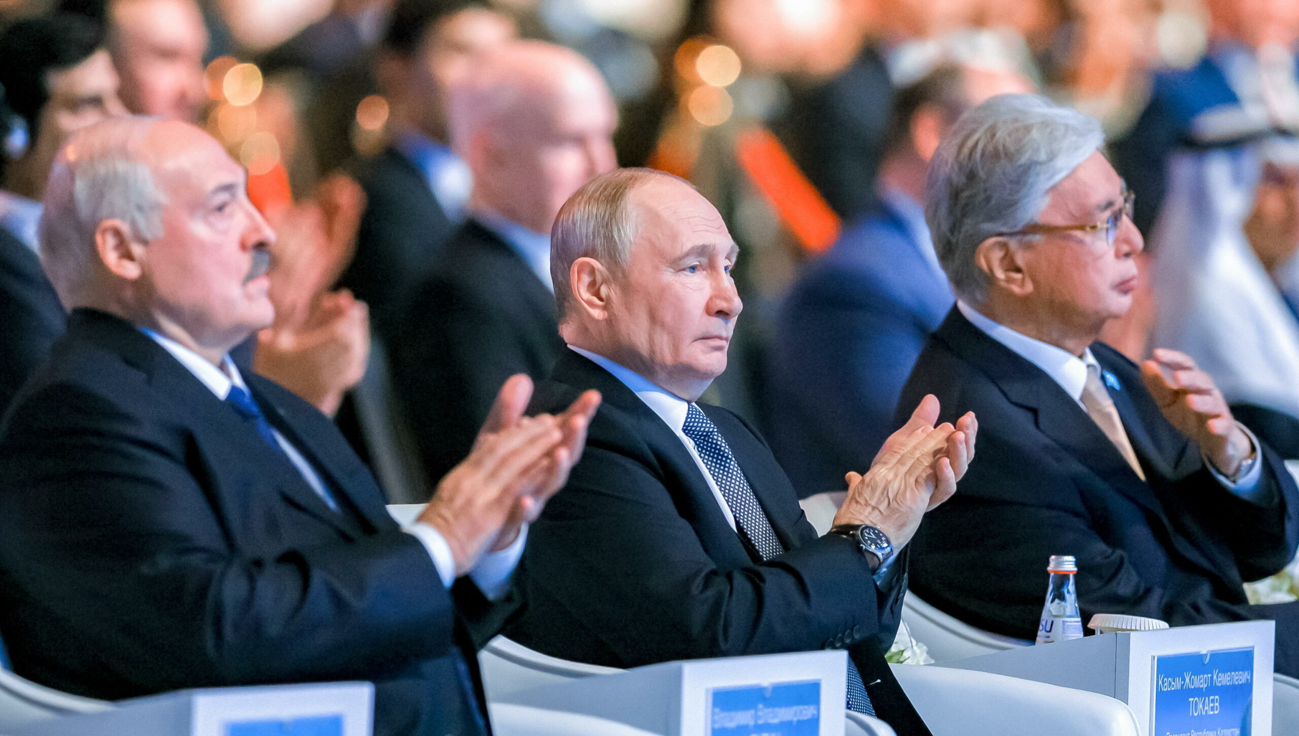 Putin incontra leader ASEAN, mentre G7 promette sostegno “incrollabile” a Kiev e discute di IA e minerali critici