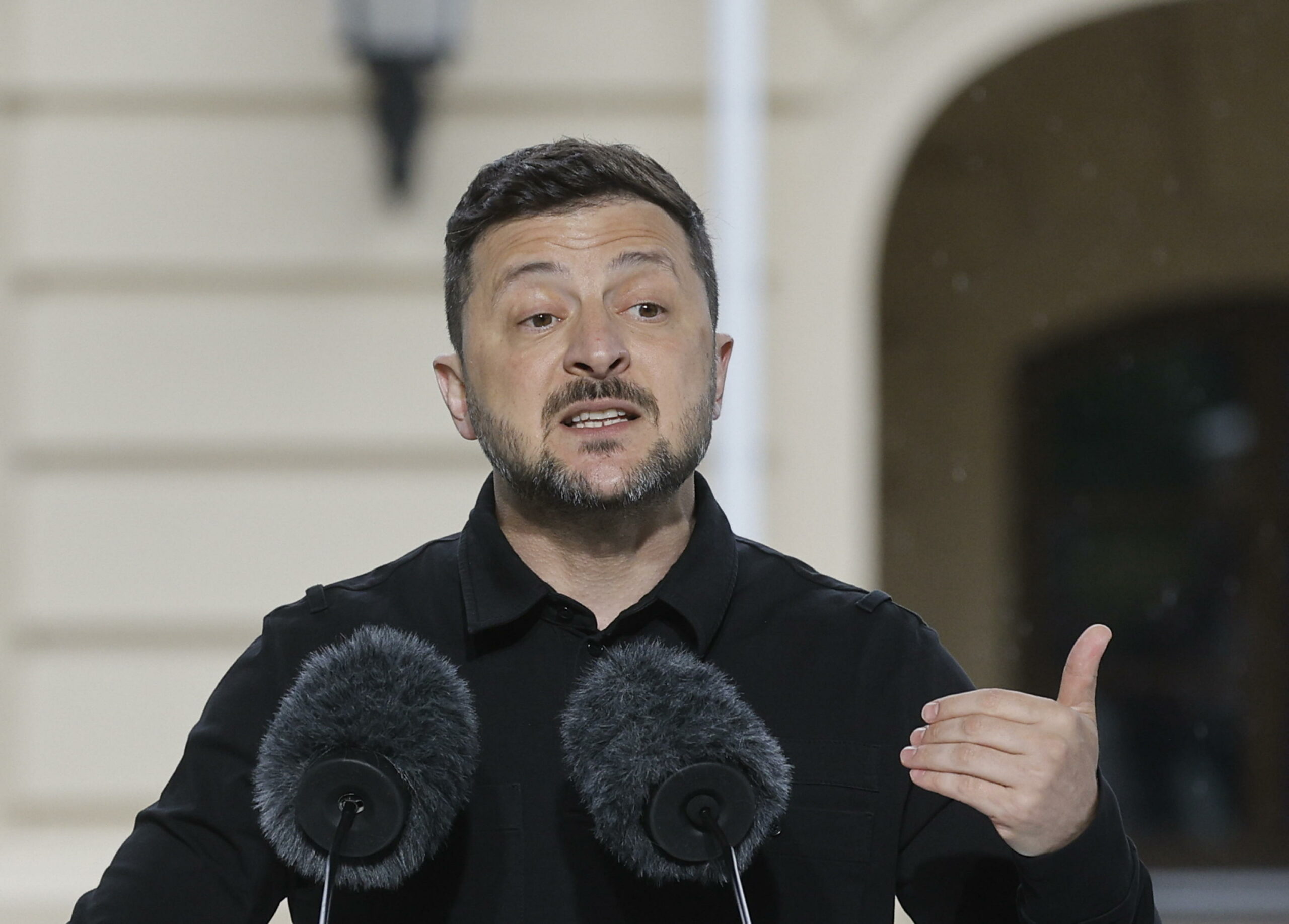 Zelensky: “Ucraina condurrà attacchi preventivi contro strutture che Mosca utilizza a fini bellici”