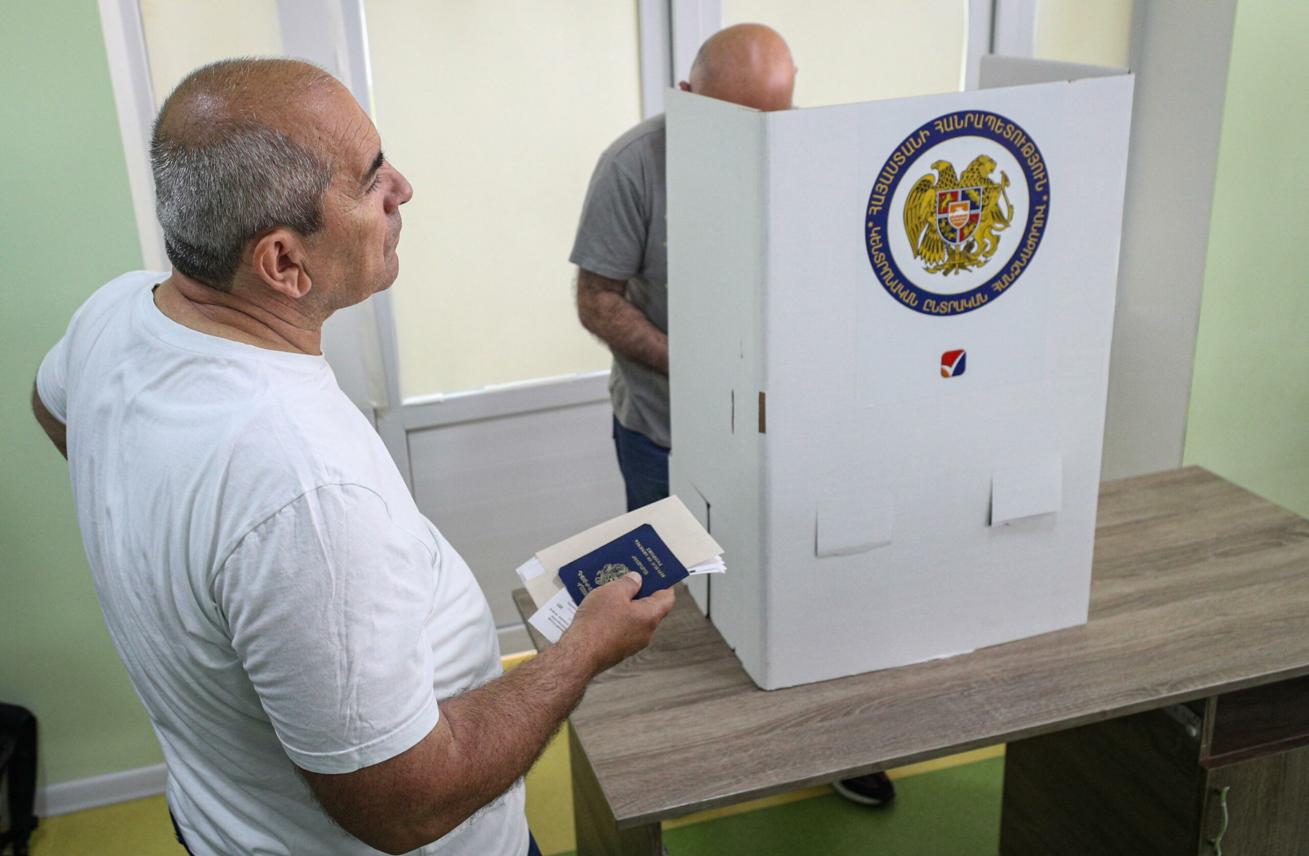 Armenia: Pashinyan vince elezioni, mentre opposizione filorussa ottiene forte consenso