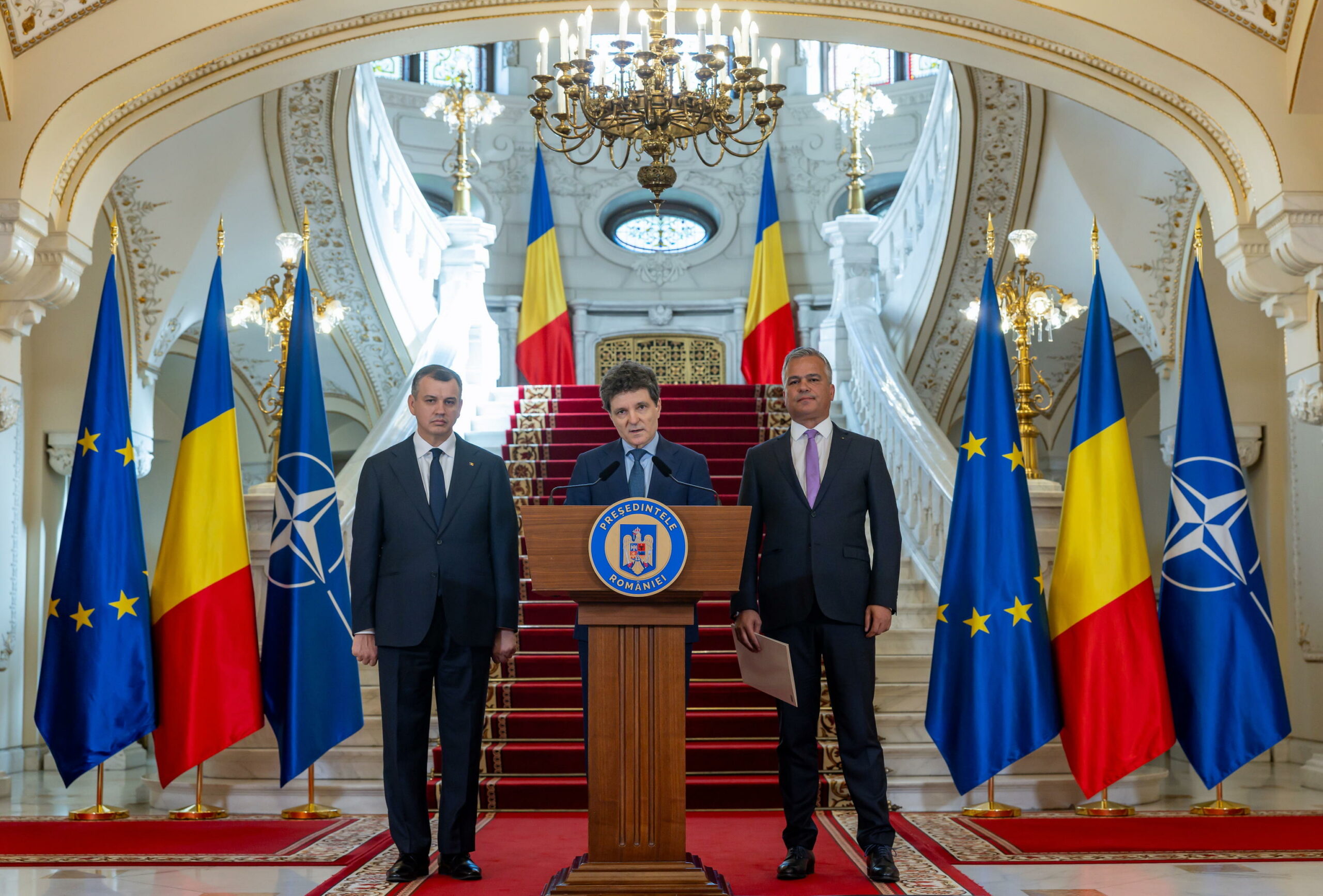 Romania: presidente nomina esponente centro-destra come nuovo candidato a premier