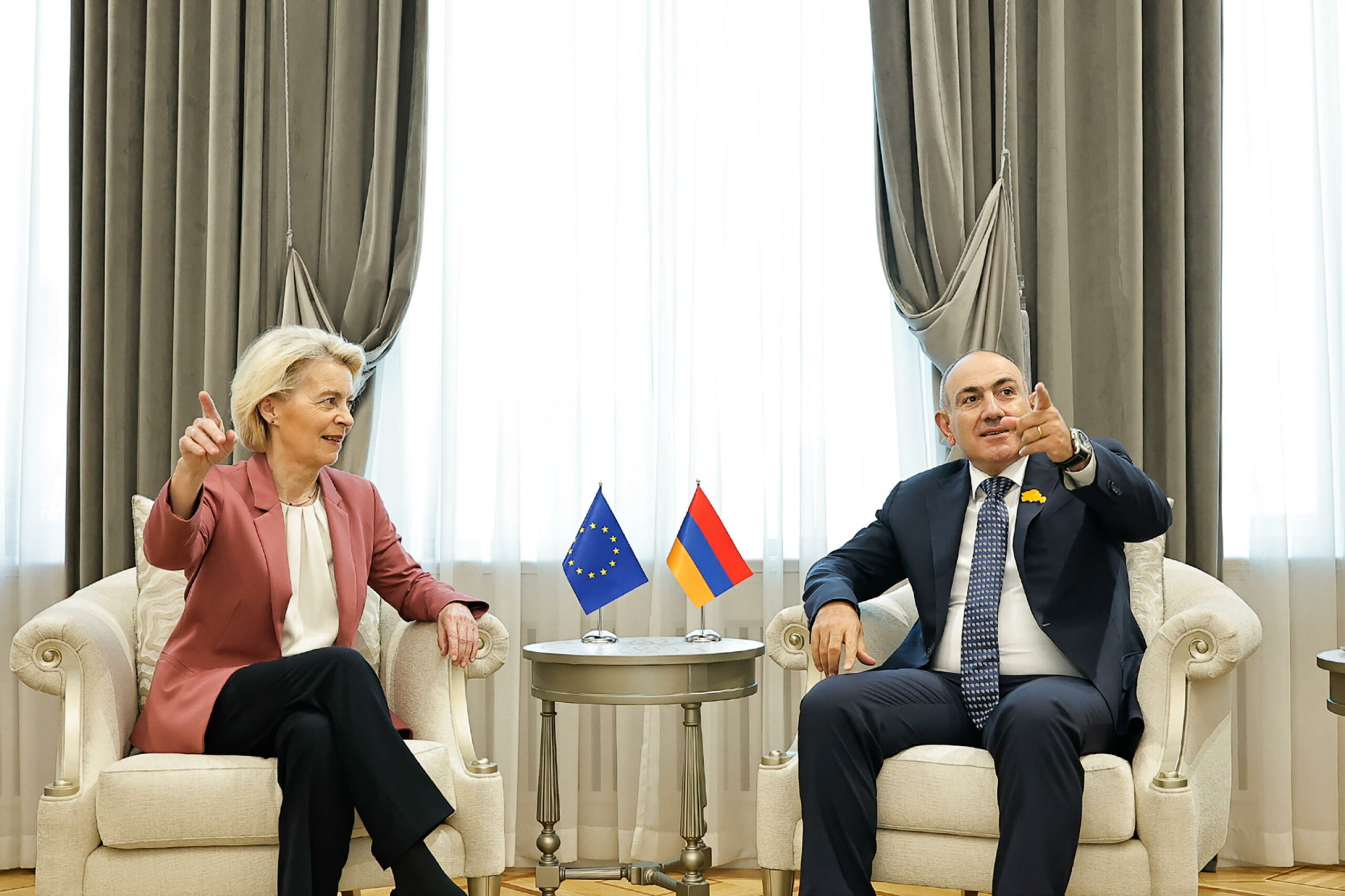 UE nel Caucaso: misure di agevolazione commerciale per Armenia, rafforzamento sicurezza energetica con Azerbaigian