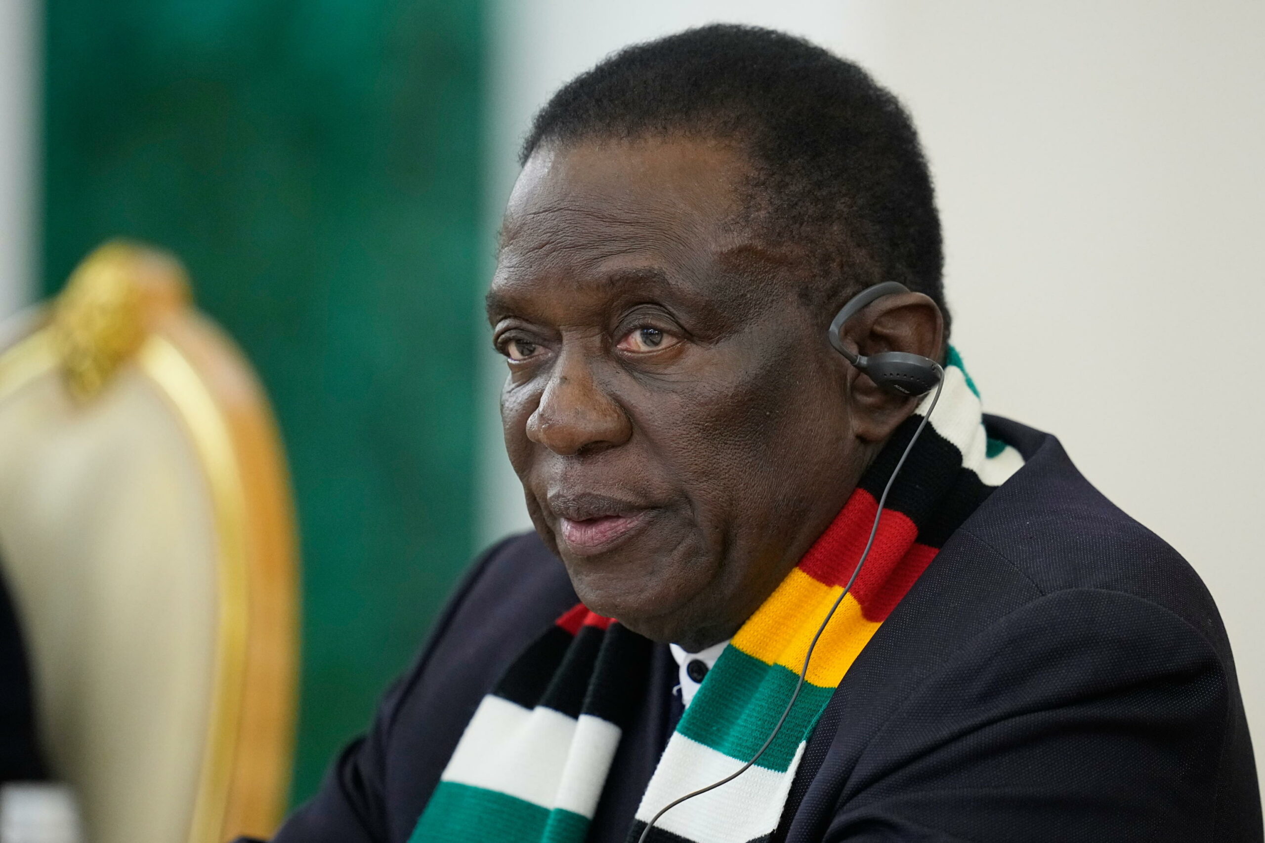 Zimbabwe: presidente firma legge che estende il suo mandato fino al 2030