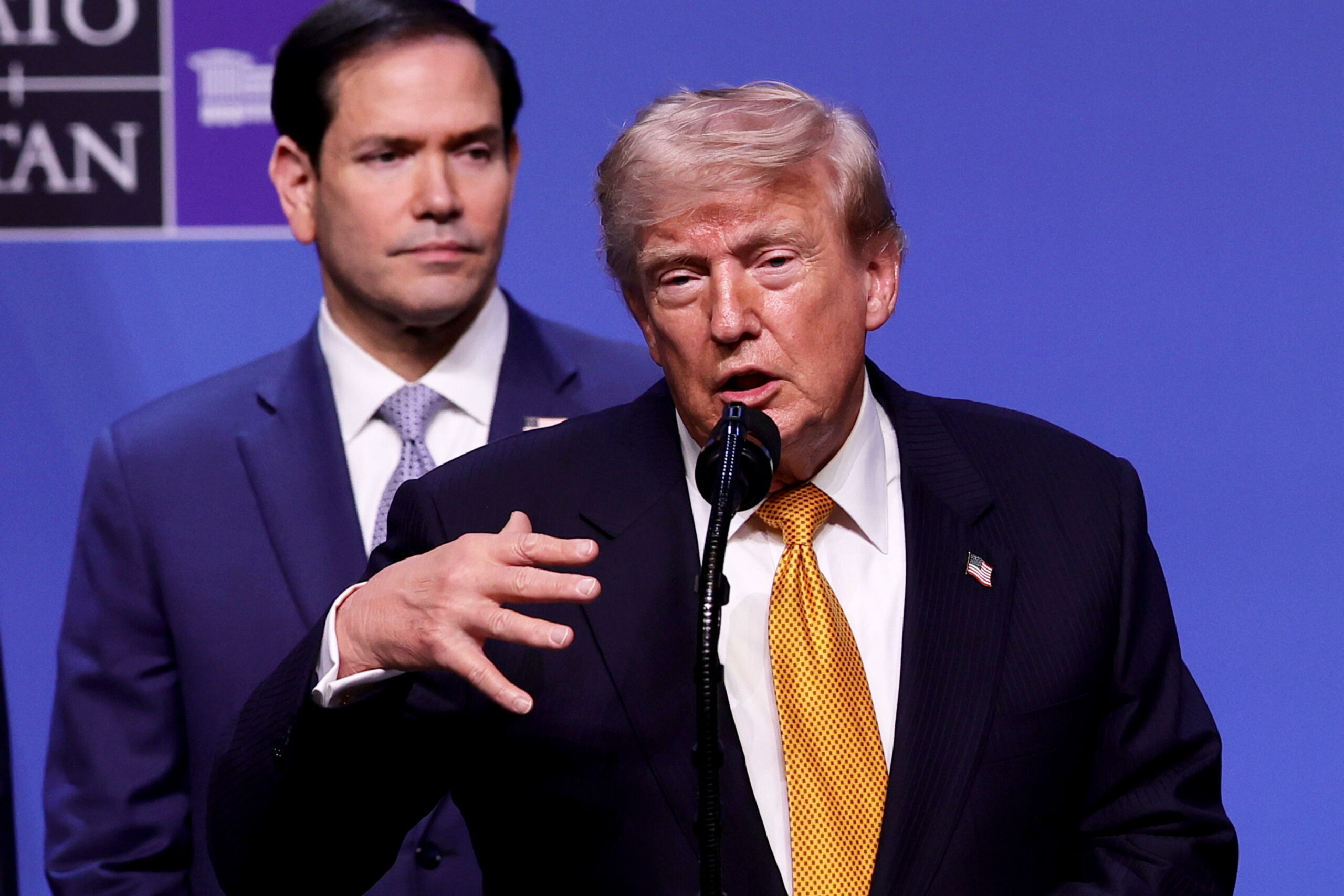 Trump elogia Zelensky e permetterà all’Ucraina di costruire missili Patriot