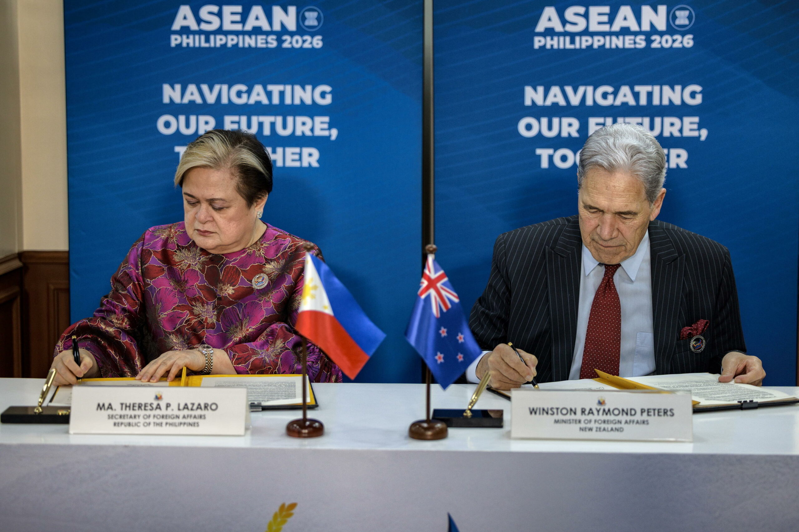 Nuova Zelanda stringe “partnership globale” con Filippine e rinnova quella quinquennale con Fiji