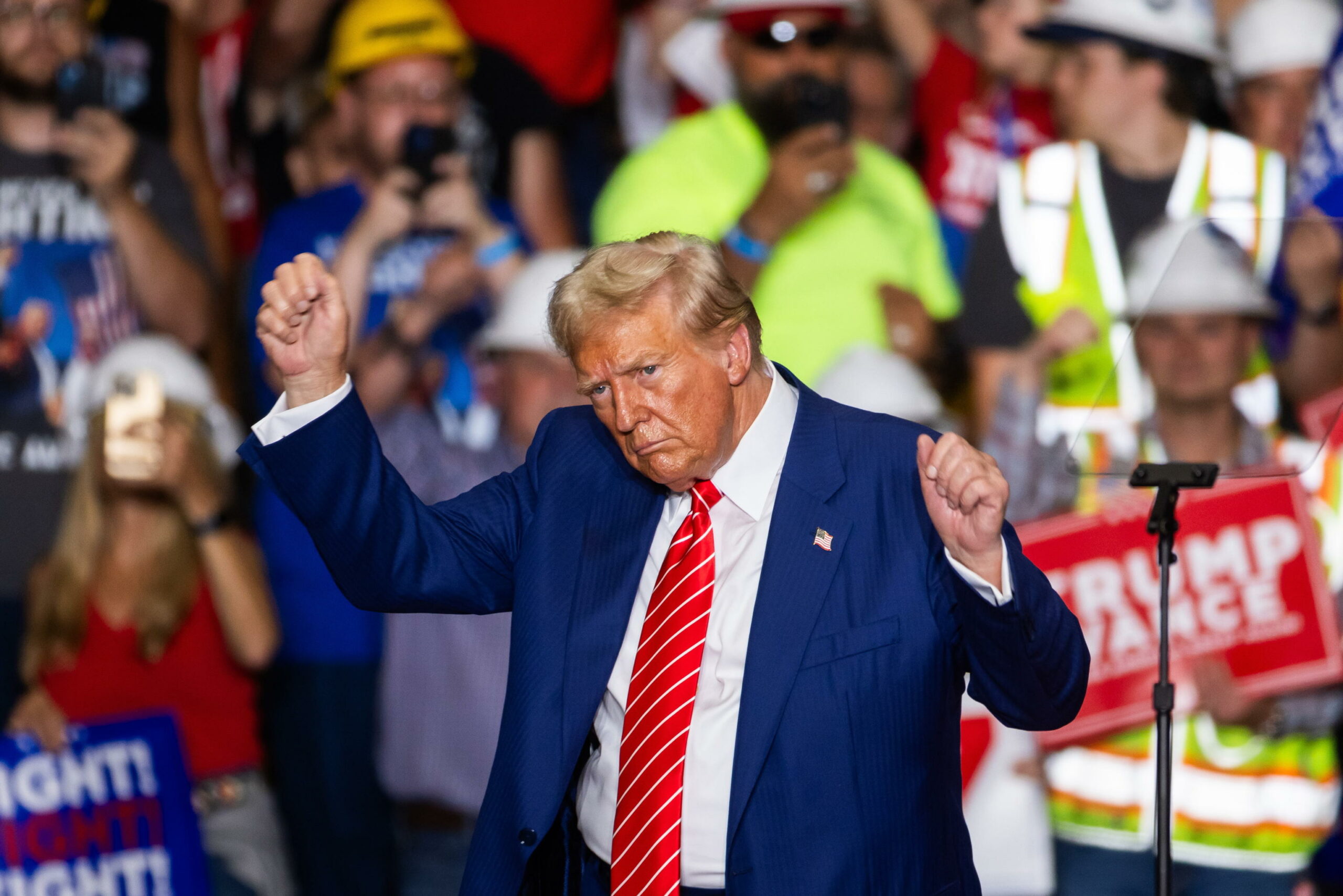Trump annuncia parziale controllo riserve petrolifere del Venezuela