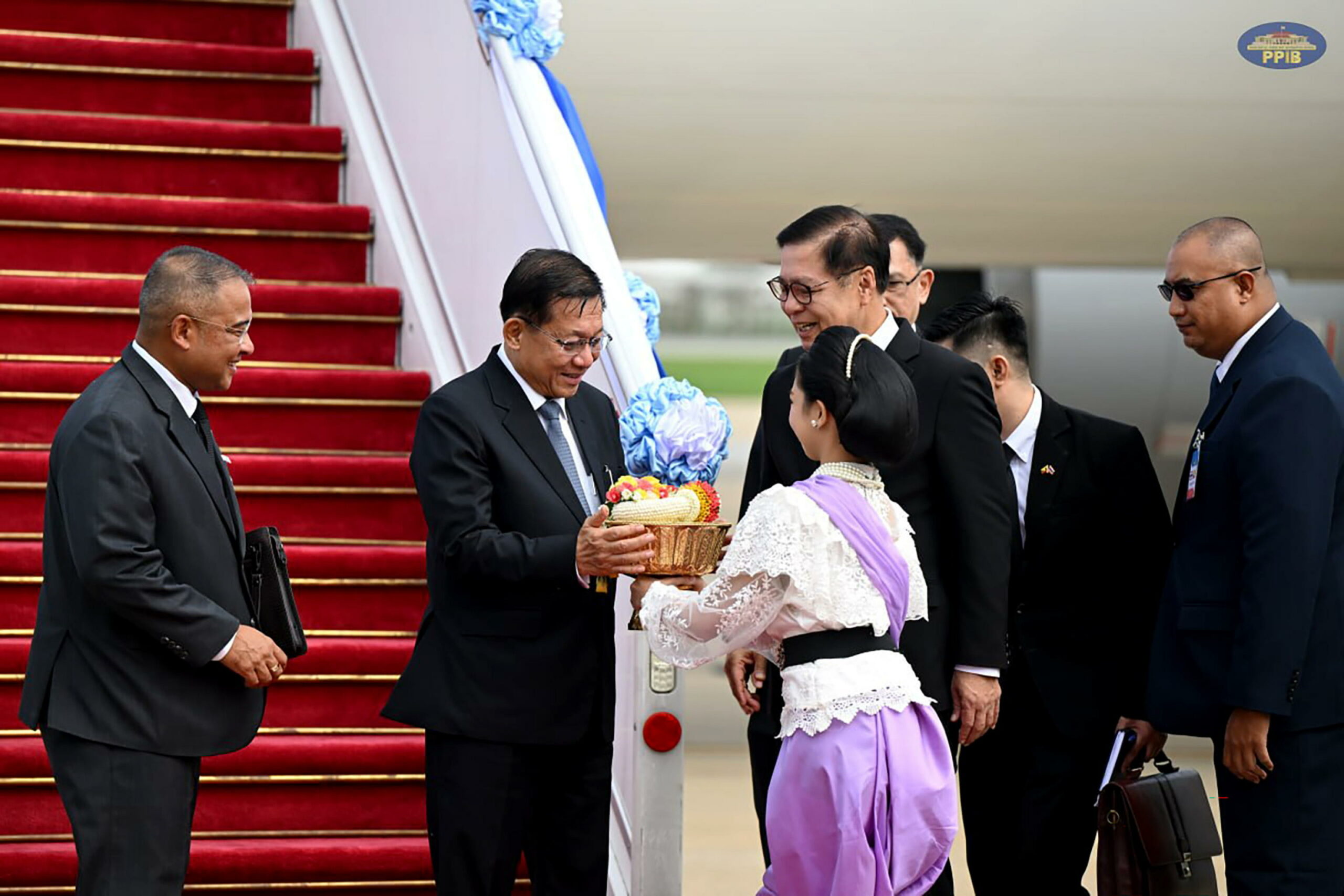 Presidente birmano visita Thailandia per riavvicinare Myanmar ad ASEAN, con l’appoggio di Bangkok
