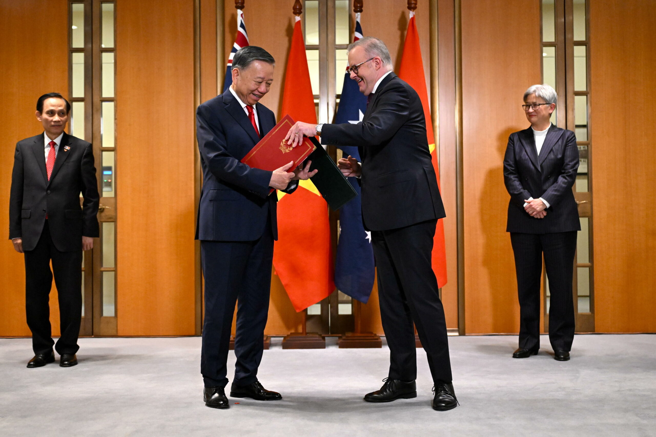 Vietnam avvia costruzione nave da guerra antisommergibile, mentre rafforza partenariato con Australia