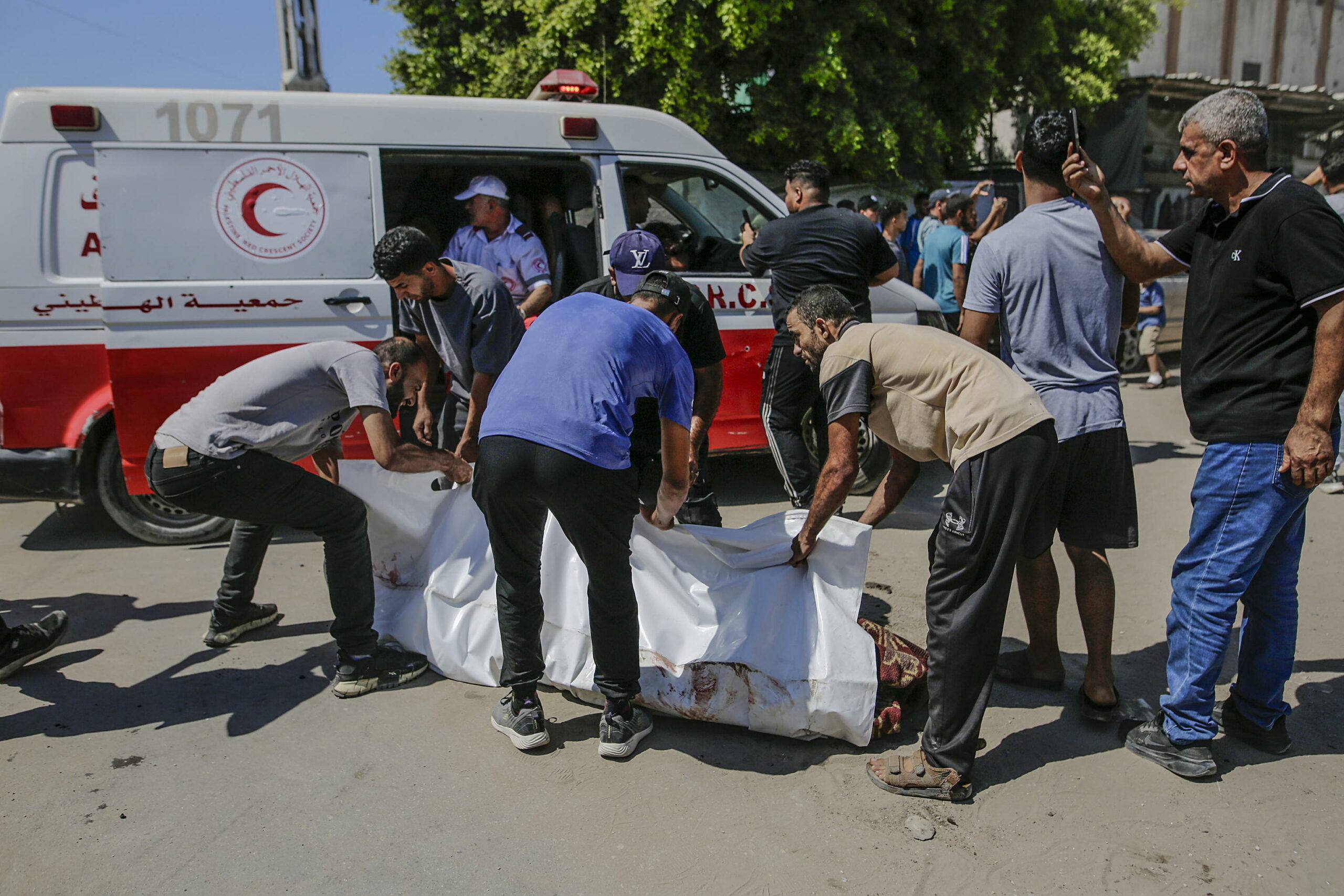 Israele uccide altri 9 gazawi nonostante spinta USA per cessate il fuoco