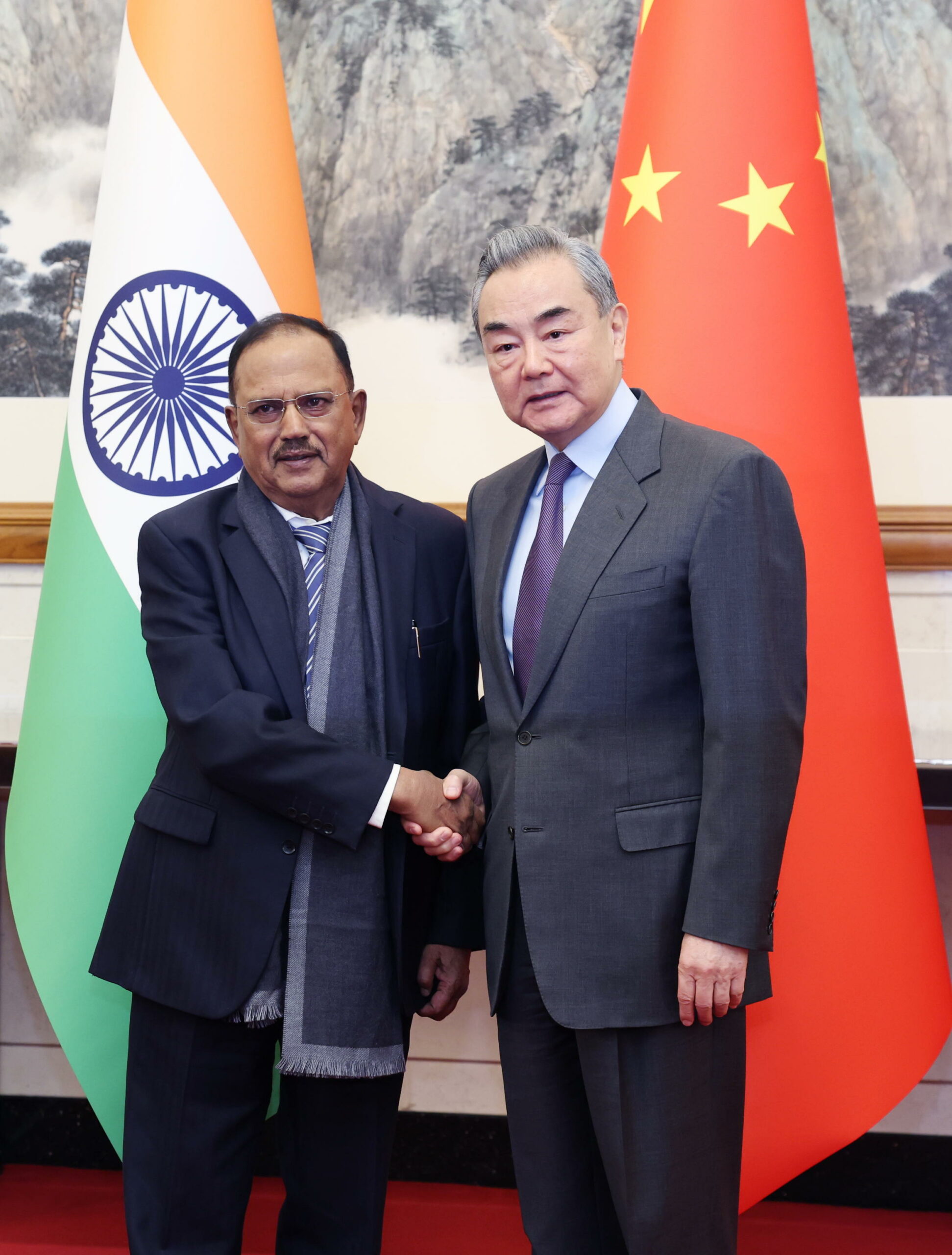Cina e India tengono colloqui sui confini e concordano di proseguire la ricerca di una soluzione