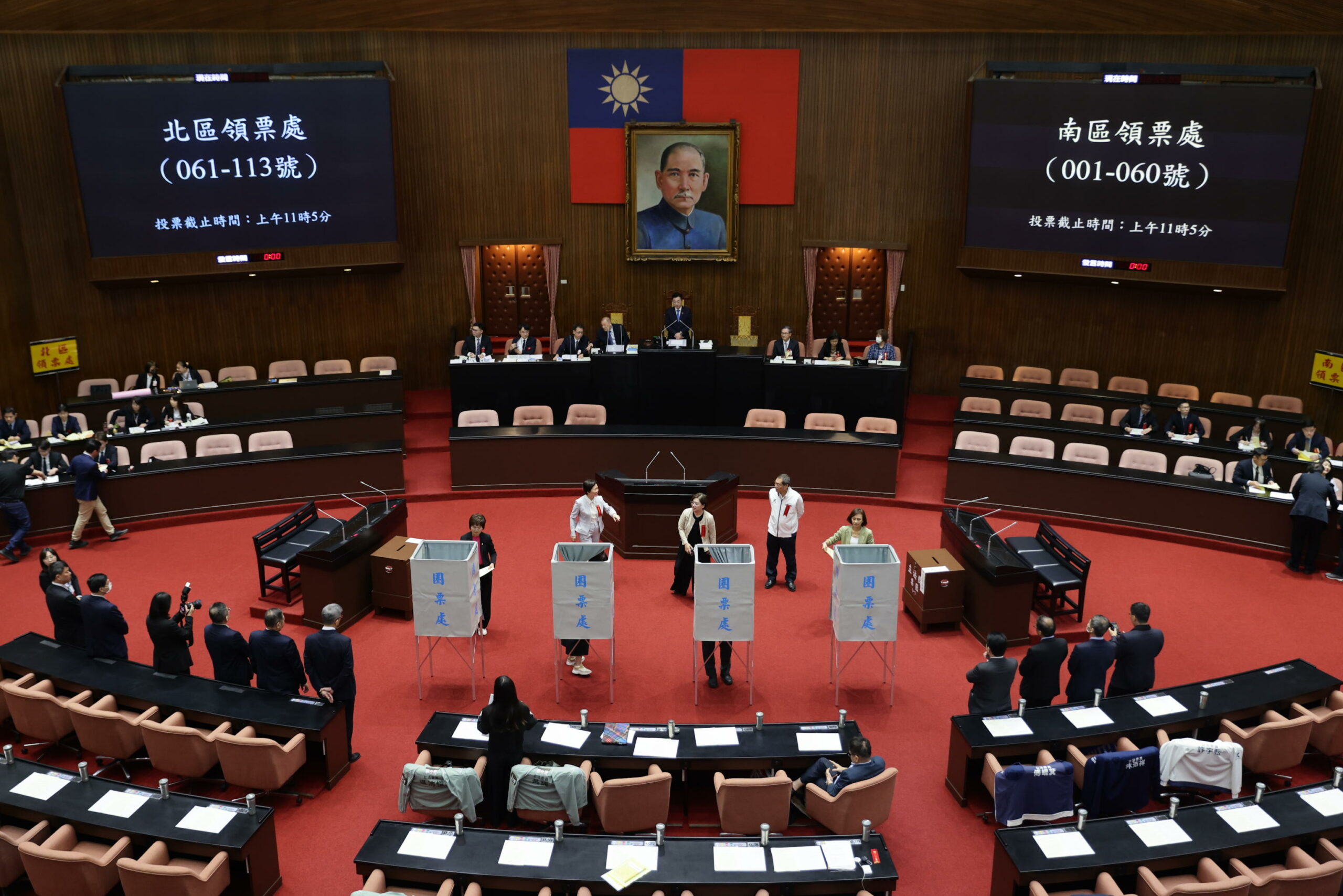 Taiwan: Parlamento respinge piano governativo sui droni militari e ne approva una propria versione