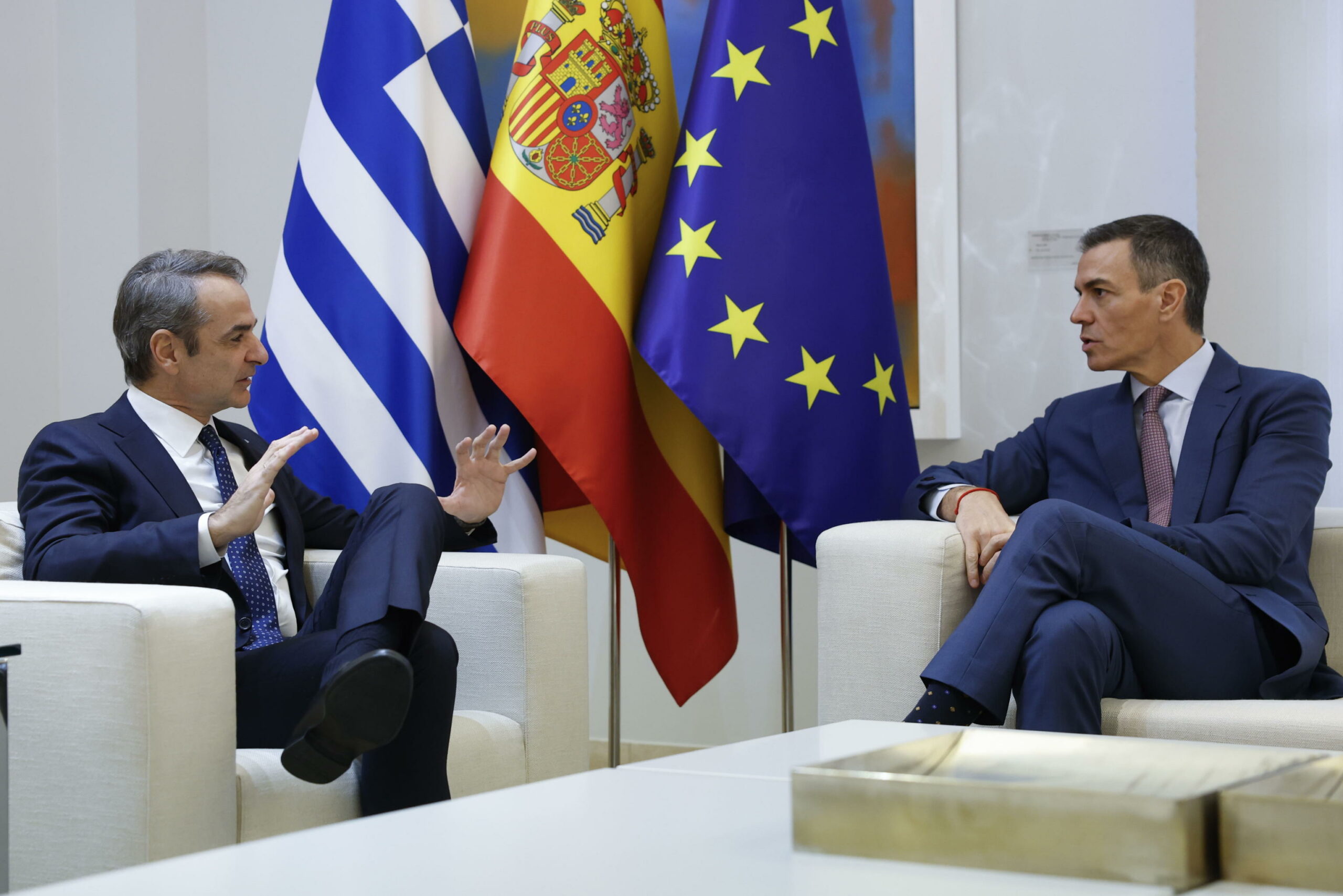 NATO e UE fanno pressione su Spagna e Grecia affinché inviino all’Ucraina missili Patriot