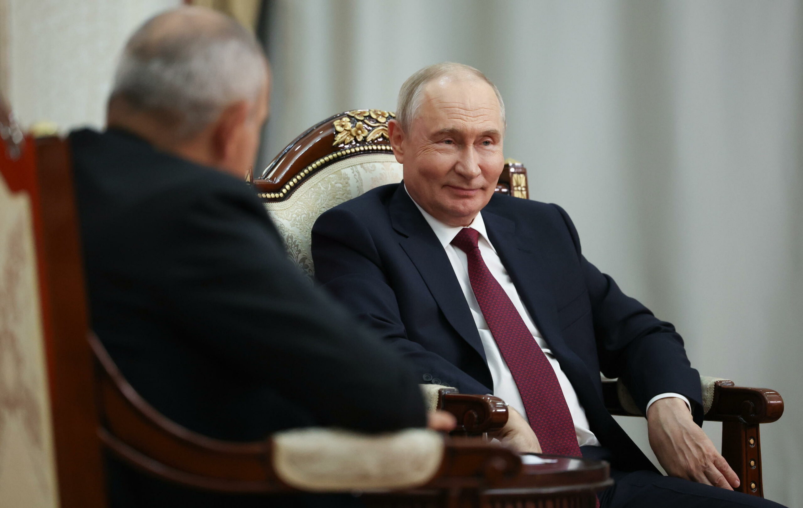 Putin cita possibilità di accordo di pace, mentre autorità di Kiev vedono “nuova dinamica”