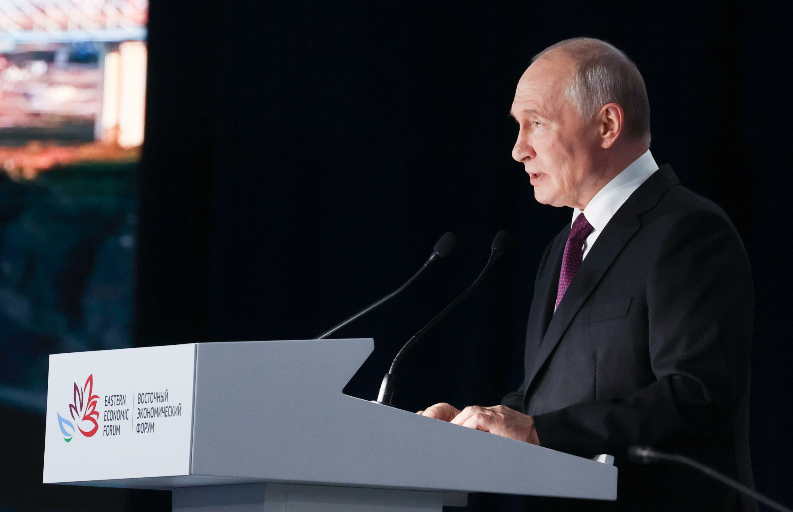Putin avverte Occidente di non intensificare la guerra: “Il mondo sta attraversando un momento pericoloso”