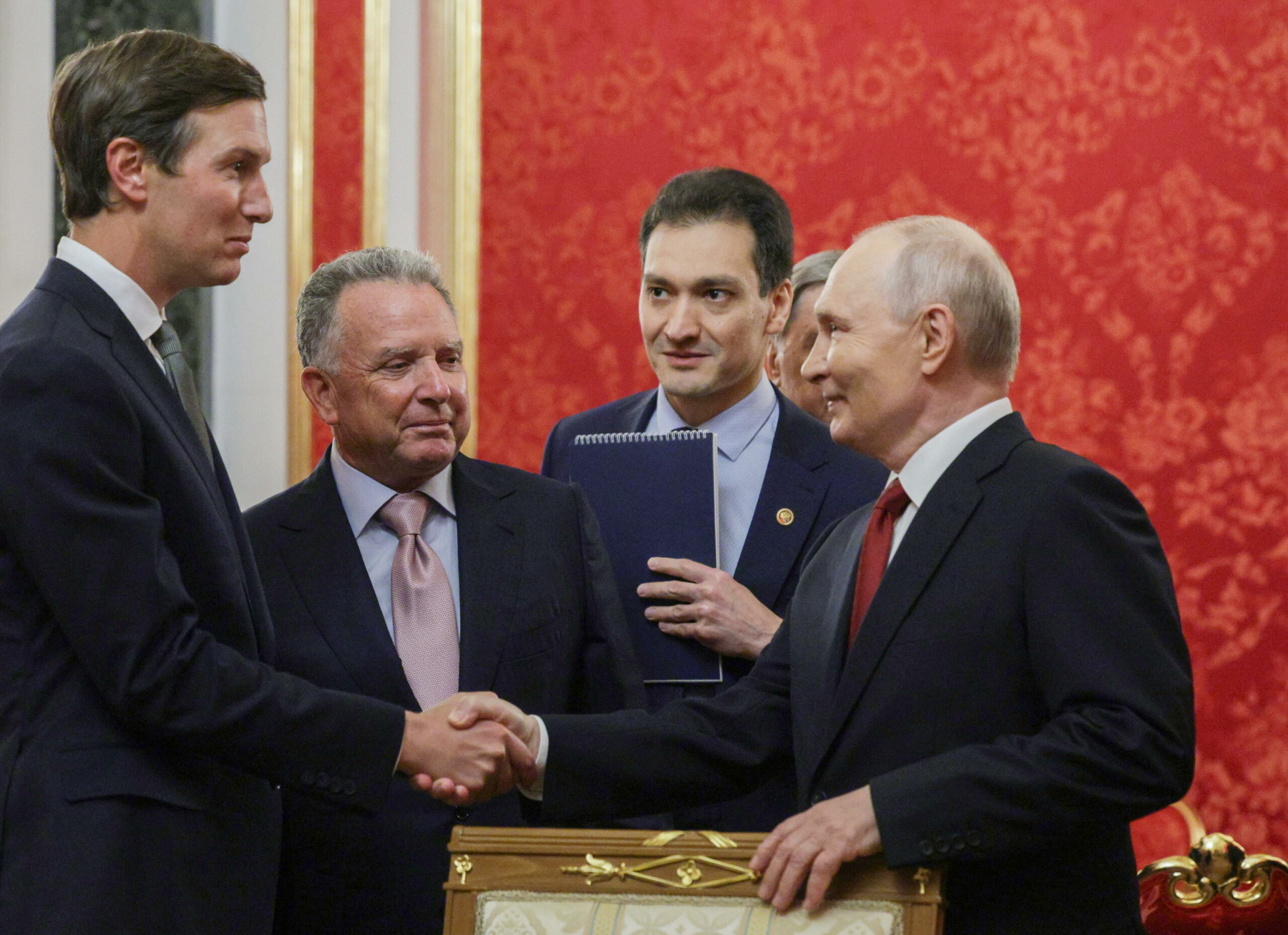 RBC-Ucraina: “Inviati USA discutono di possibile cessate il fuoco limitato per il prossimo inverno”