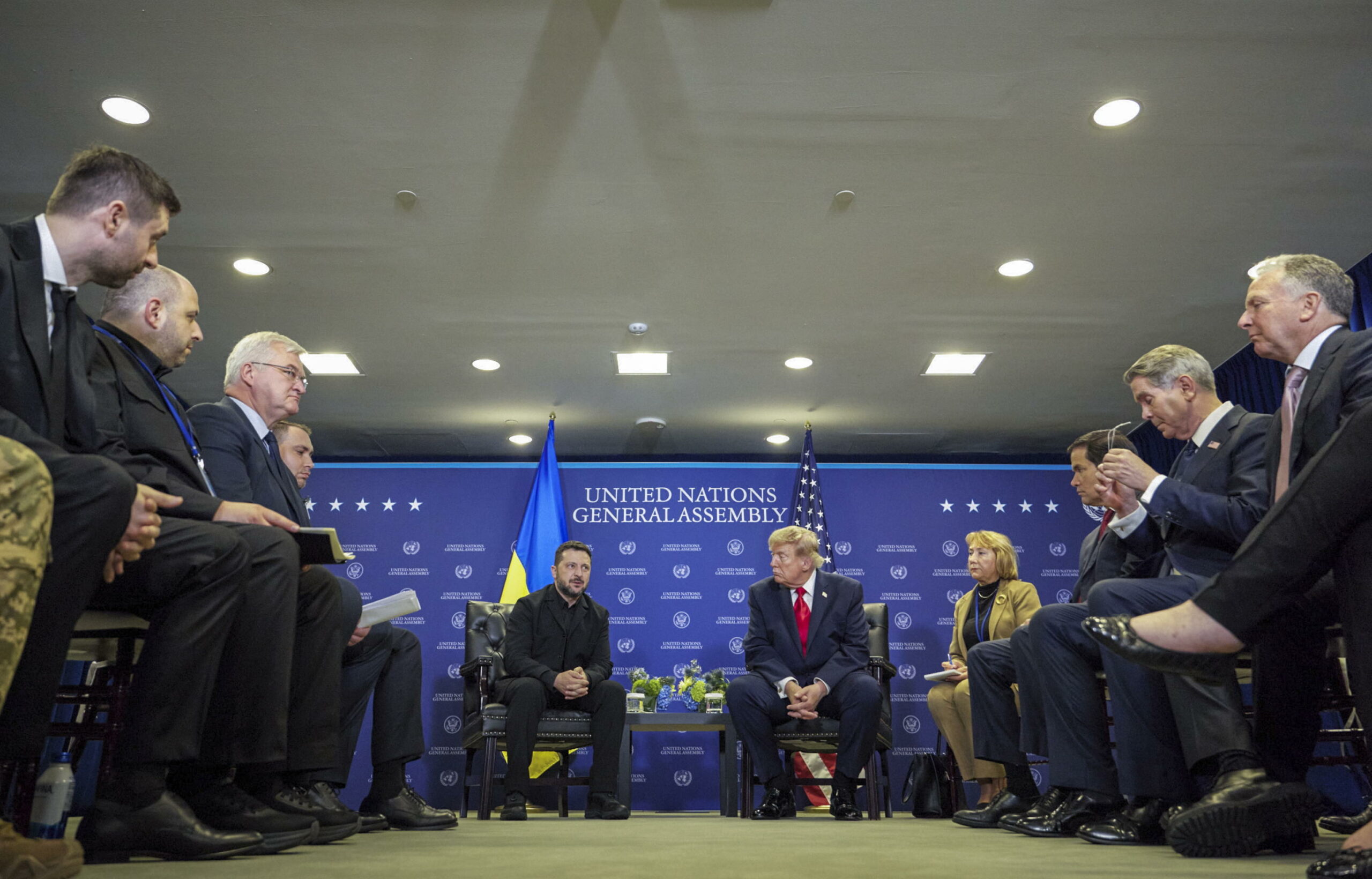 Zelensky discute con Trump di una tregua energetica e degli sforzi per porre fine alla guerra