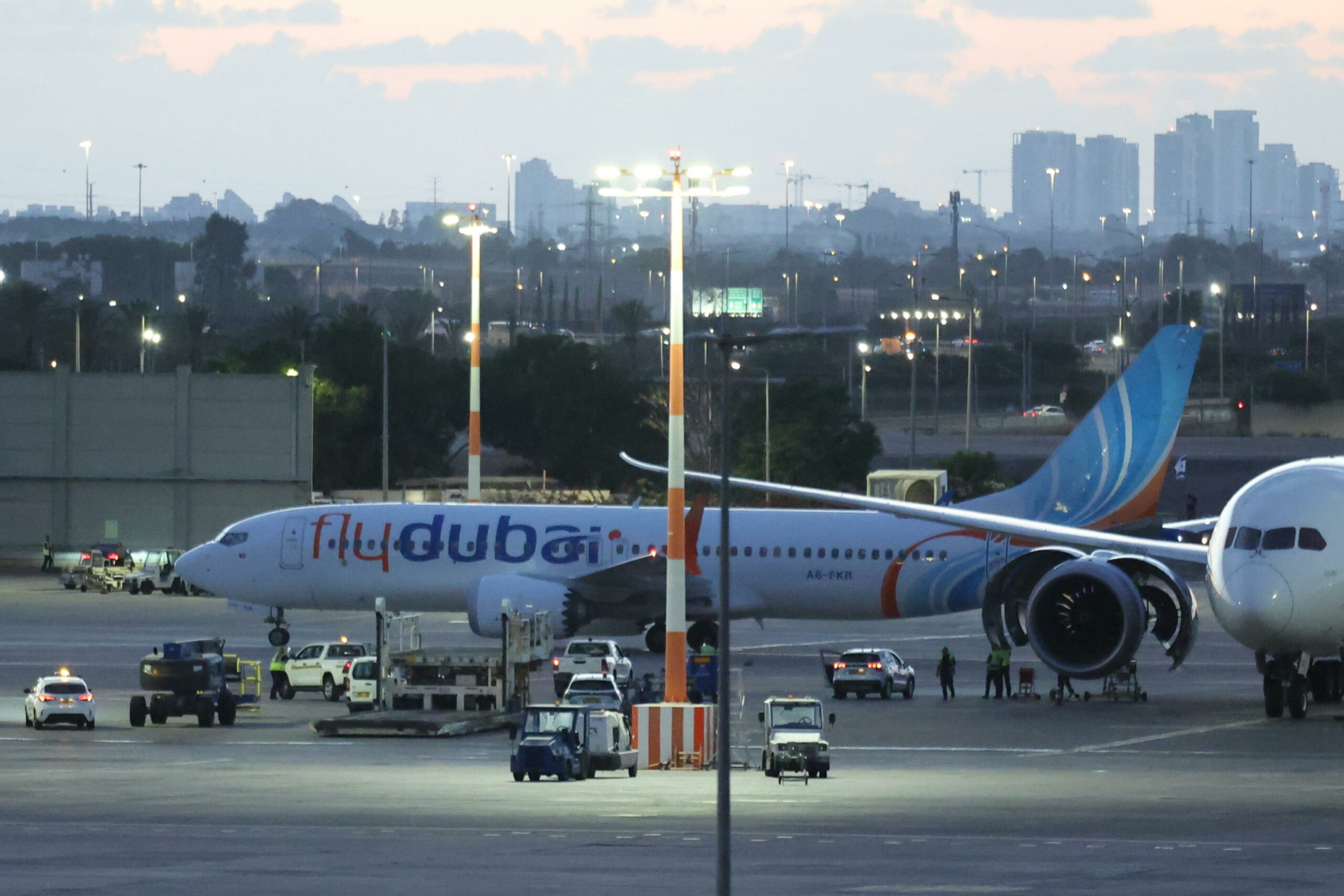Wall Street Journal: “Attentatore volo FlyDubai era stato bandito dall’Oman per opinioni radicali”