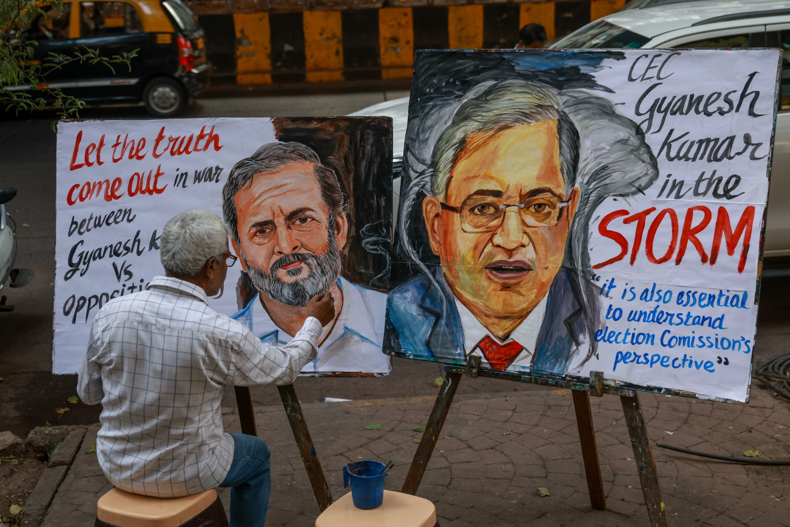 India: parlamentari opposizione arrestati brevemente mentre protestavano contro responsabile elettorale