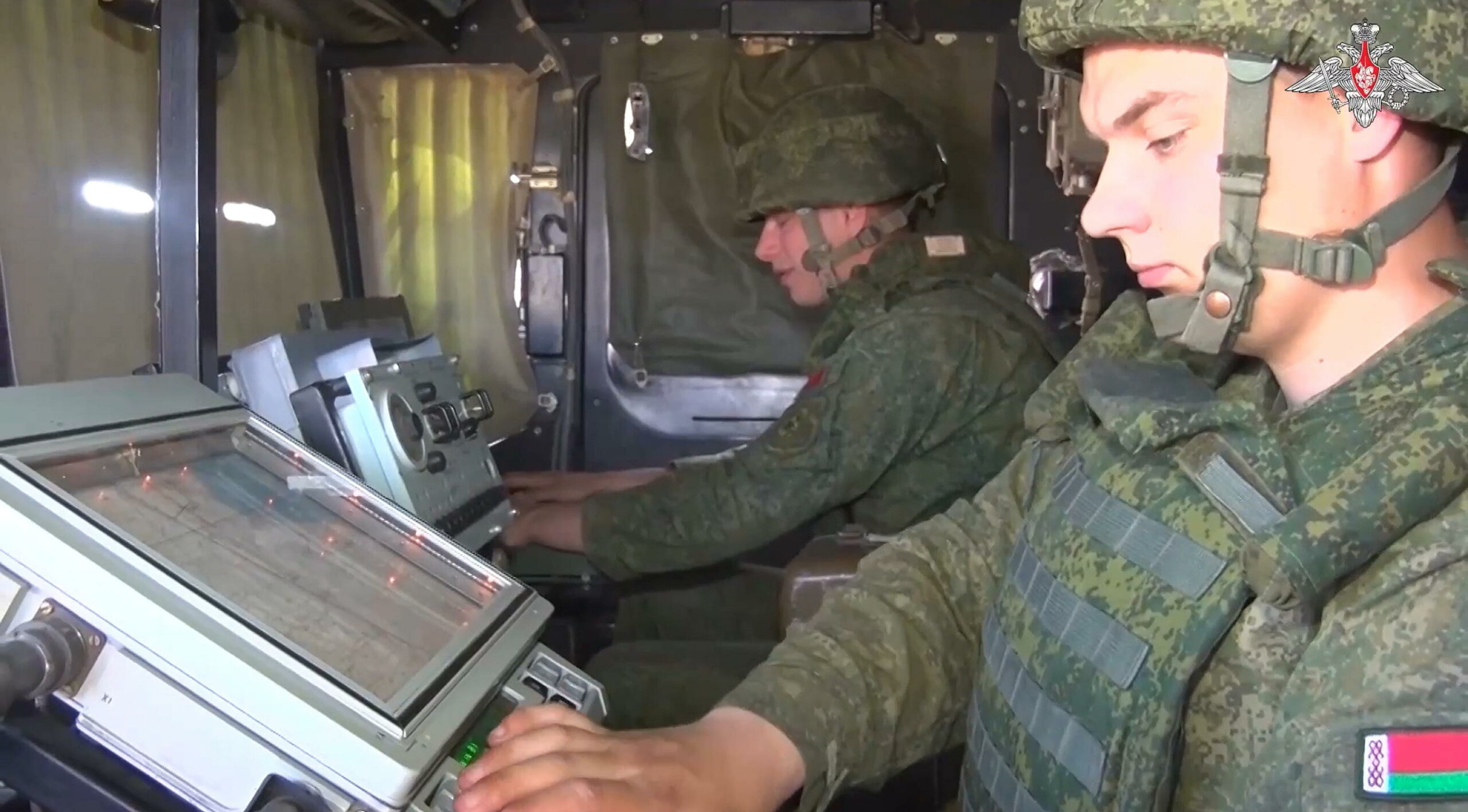 Russia conduce vaste esercitazioni militari con l’India