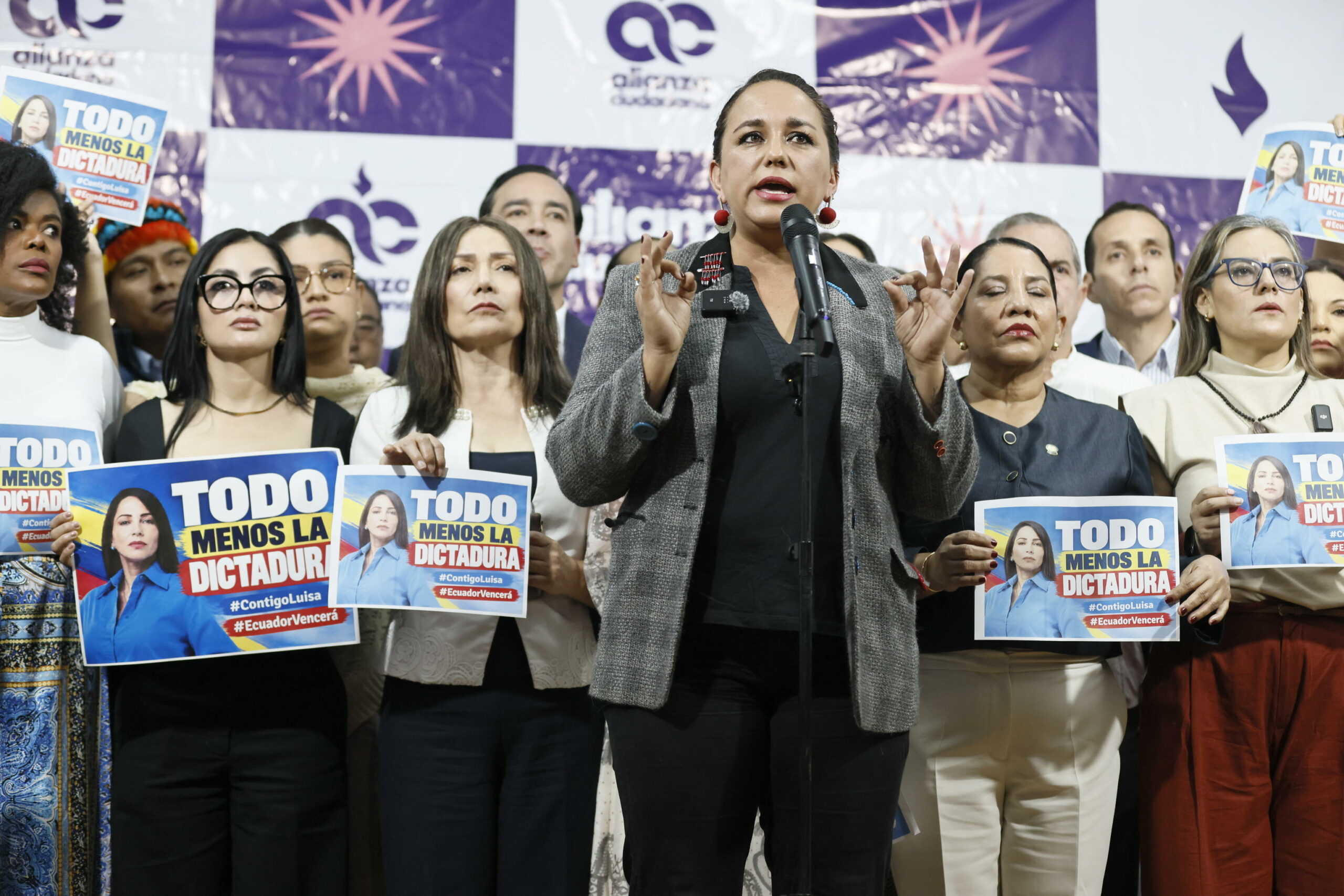 Ecuador: leader opposizione arrestata per presunte irregolarità finanziamento campagna elettorale